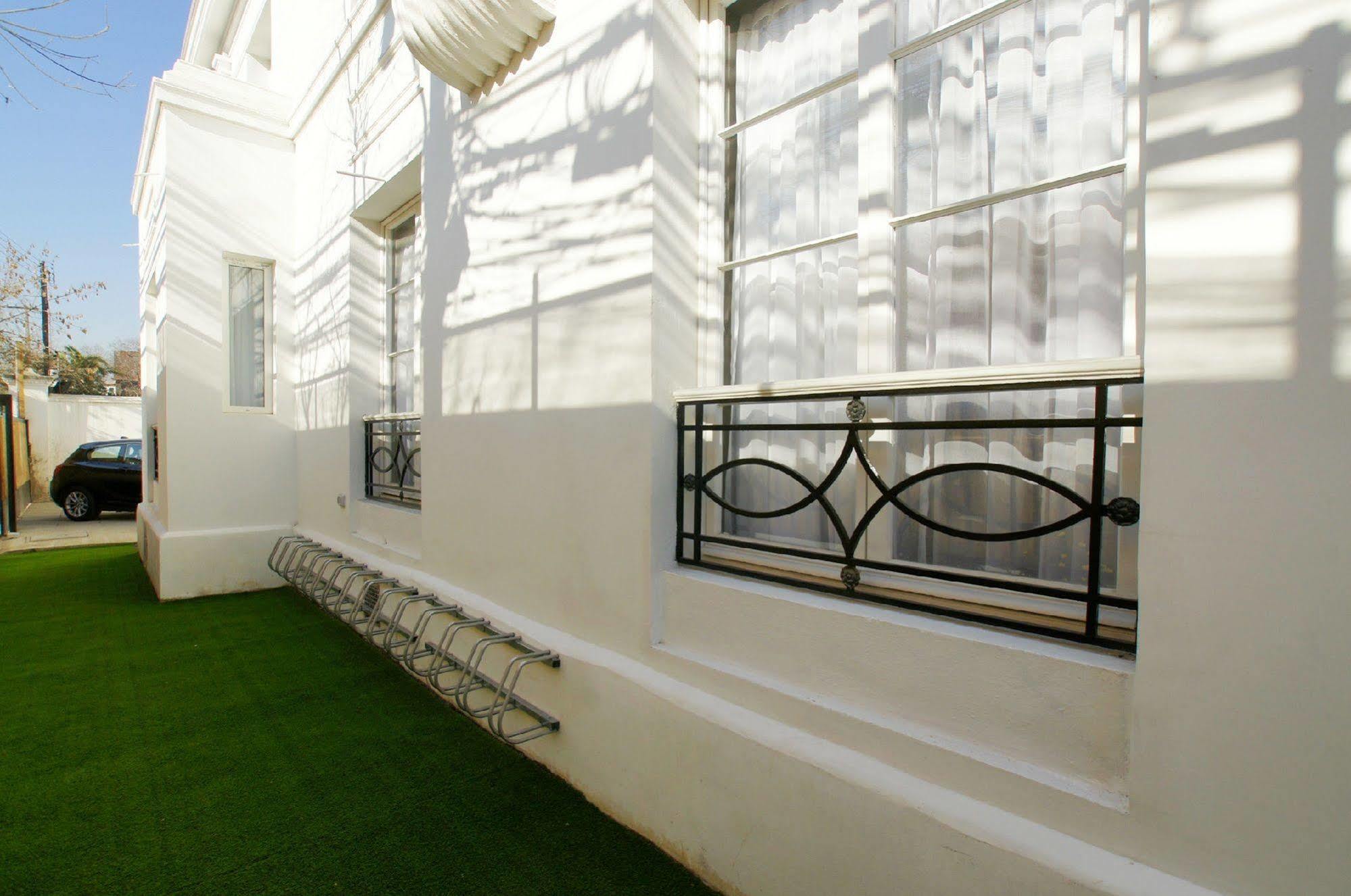 Quiral Hotel Boutique Сантьяго Экстерьер фото