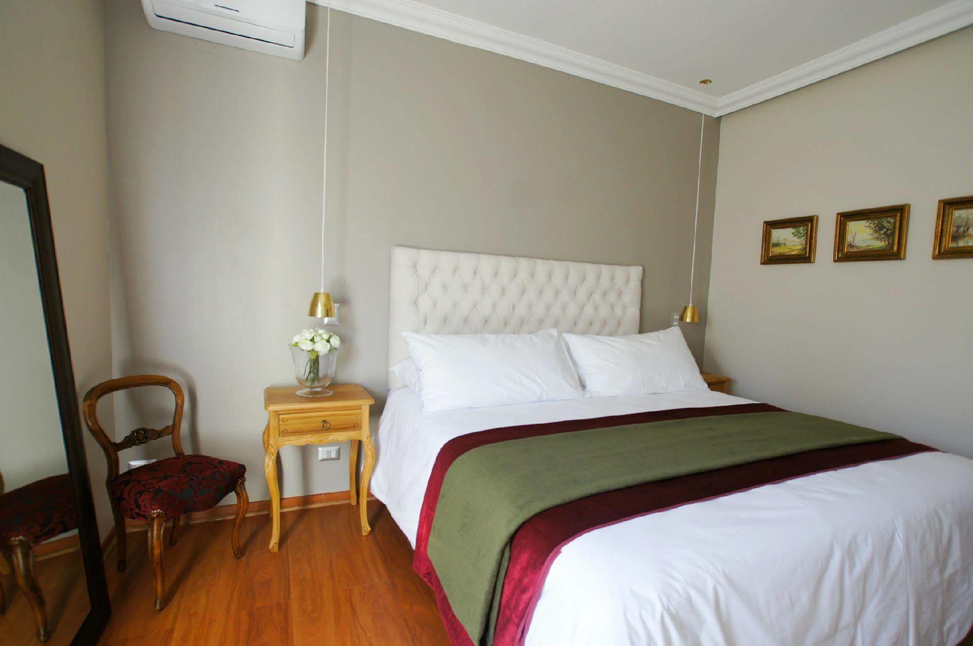 Quiral Hotel Boutique Сантьяго Экстерьер фото