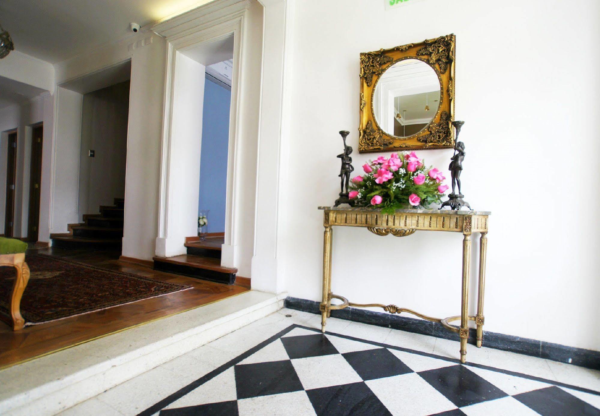 Quiral Hotel Boutique Сантьяго Экстерьер фото