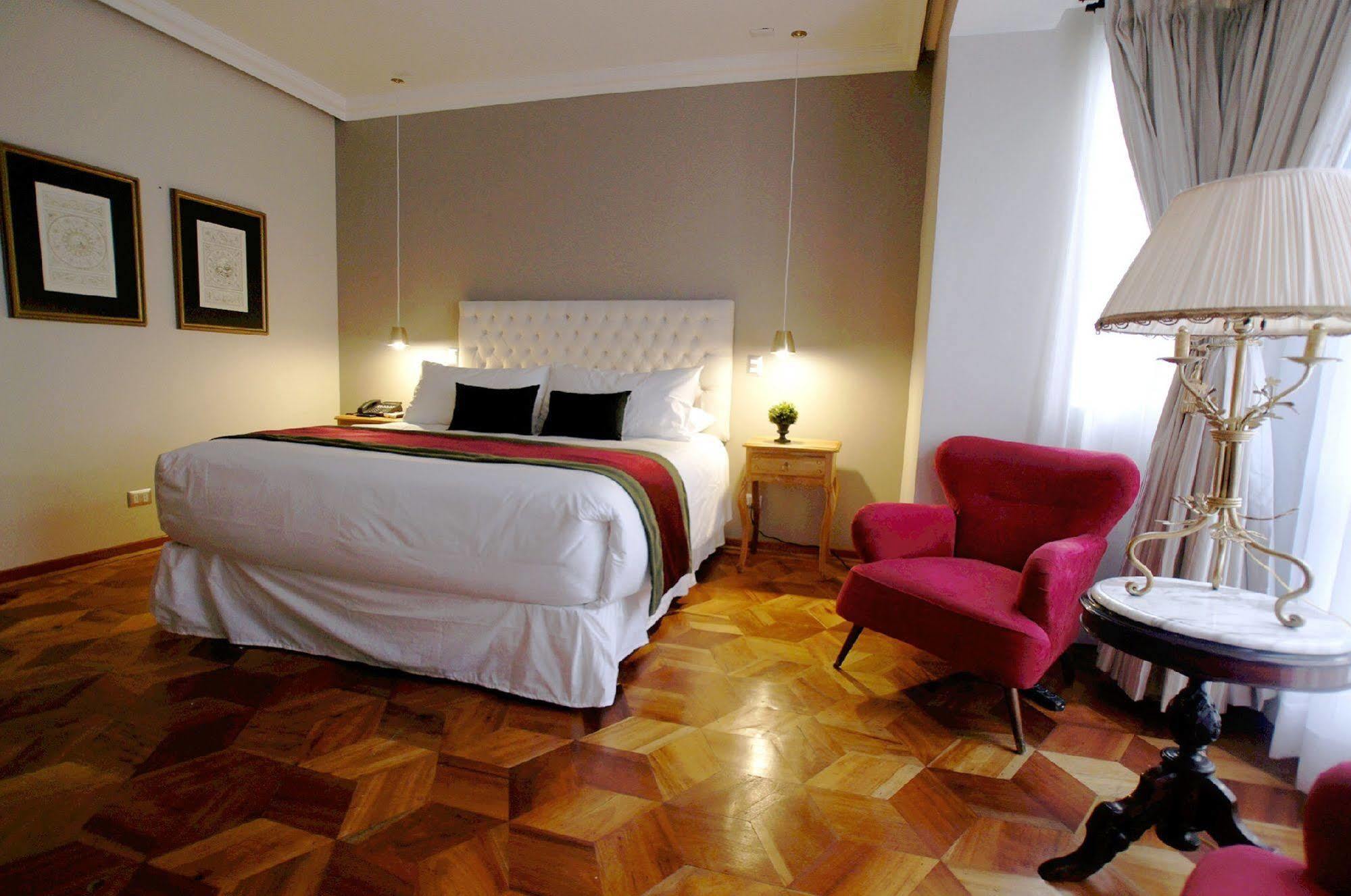 Quiral Hotel Boutique Сантьяго Экстерьер фото